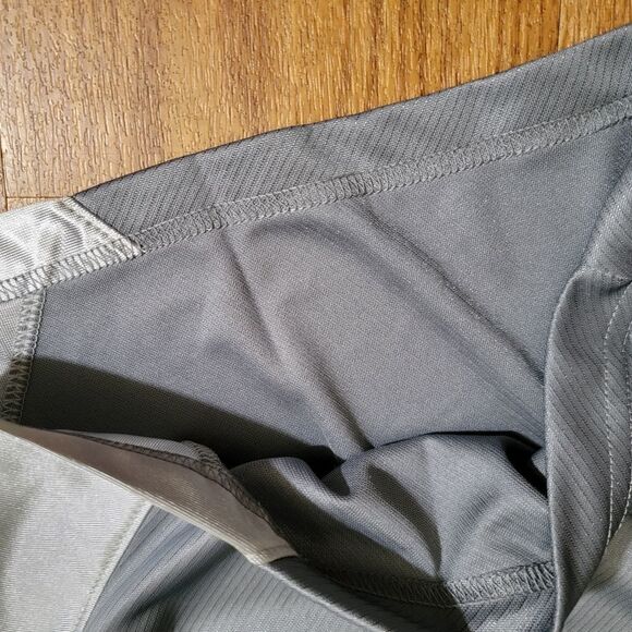 Nike Fly Women's Basketball Shorts Grey Gunsmoke Silver Dri-Fit Size Medium M - Picture 5 of 17